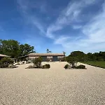 Domaine De La Rose Blanche